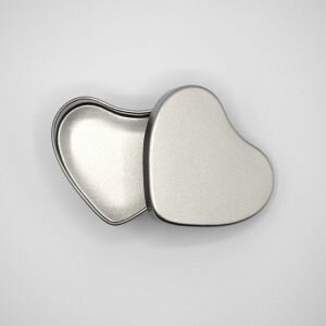 80ml Heart Shaped Tin with Push Fit Lid 